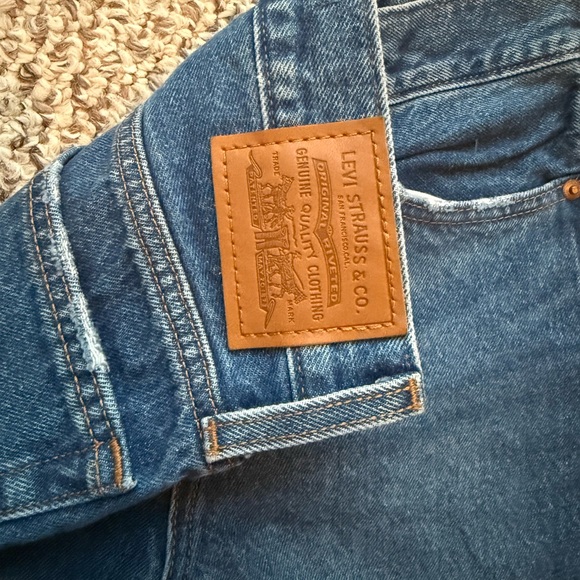 levi's wedgie straight jeans. never worn. size 24 - Picture 3 of 3